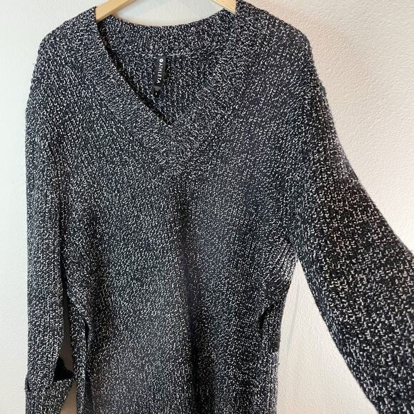 NWT Athleta Women's Shasta V-Neck Sweater Wool Blend Hi Low Black Marl Small New - Picture 7 of 11